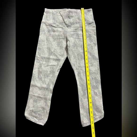 Athleta  Capri Leggings Women's Small
Gray Athletic - Picture 6 of 10